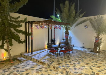شاليه بمسطح اخضر و مسبح