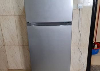 شقة بصالة أنيقة ودخول ذاتي