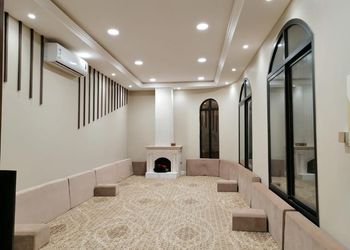استراحة بمسطح اخضر وجلسه خارجيه