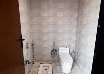 شاليه بمجلسين وألعاب اطفال 