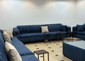 شاليه بملعب كرة طائرة ومسبح