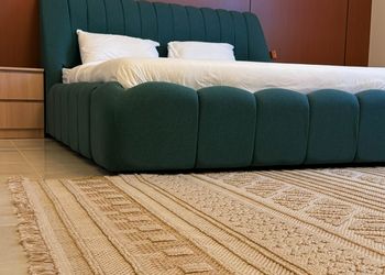 شقة بغرفتين نوم وصالة 