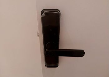 شقة بغرفتين نوم وصالة