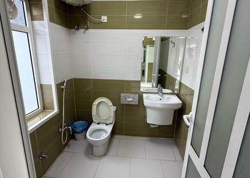 استراحة بمسطح اخضر ومجالس