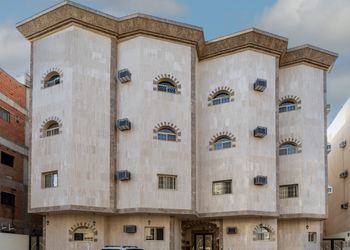 شقة هادئة بصالة وغرفة نوم 
