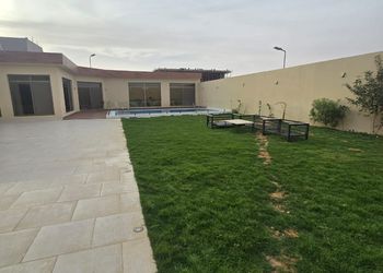 شاليه بغرفة نوم و صاله انيقة