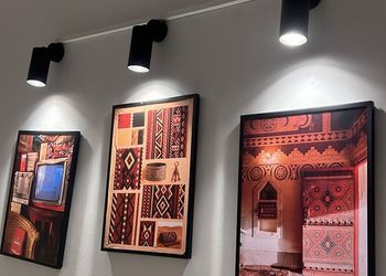 شقة بصالة أنيقة ودخول ذاتي