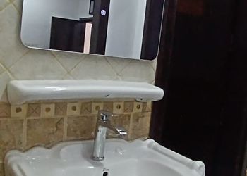 شقة بصالة وغرف نوم