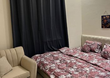استديو بسرير ماستر وجلسة 