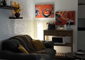 استديو أنيق بدخول ذاتي وانترنت 
