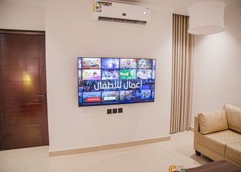 شقة بألعاب أطفال