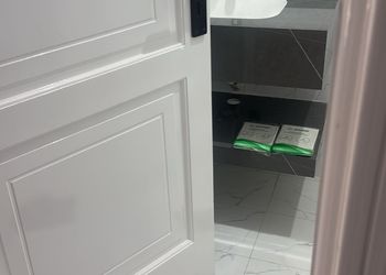 شقة بغرفة معيشة وغرفة نوم 