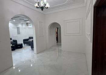 شقة بصالة وغرف نوم