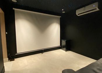 شقه فندقيه ثلاث غرف مطبخ سينما