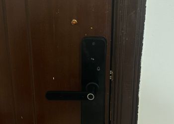 شقة بغرفة معيشة وغرفة نوم 