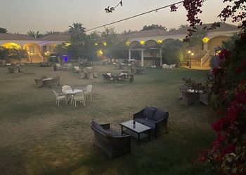 منتجع فندقي بجلسات خارجية مشتركة