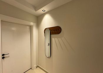 شقة بغرفتين نوم وصالة بتصميم  فاخر