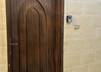 شقة بصالة أنيقة وغرفة نوم