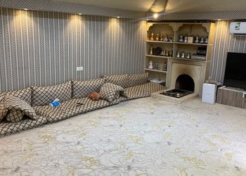 استراحة بمسطح اخضر ومجالس