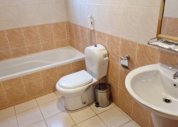 شقة عائلية بأثاث مريح وبسيط