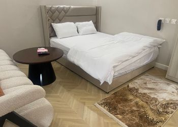 استديو هادئ بدخول ذاتي 