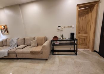 شقة بغرفتين نوم وصالة 