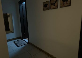 استديو هادئ بدخول ذاتي