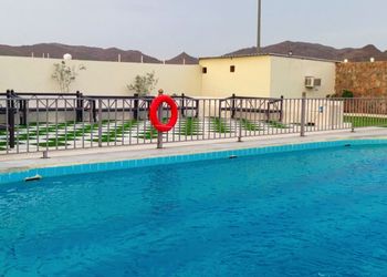 استراحة بمسبح خارجي وأجواء ممتعة 