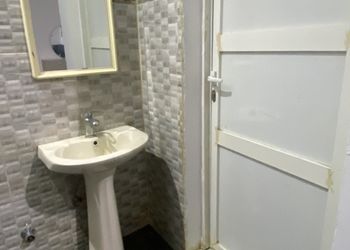 استديو بسرير ماستر وجلسة جانبية