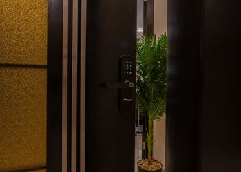 استديو بسرير ماستر وجلسة 