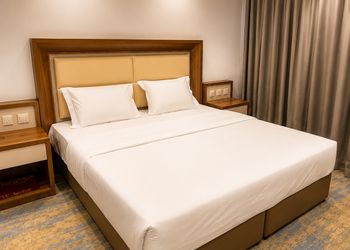 استديو بأثاث مريح وبسيط 