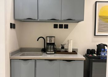 استديو أنيق بسرير ماستر وبلكونة 