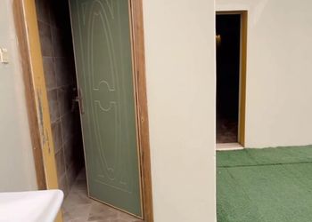 استراحة بمسبح خارجي وجلسة خارجية