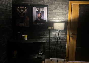 شقة بغرفة سينما ودخول ذاتي 