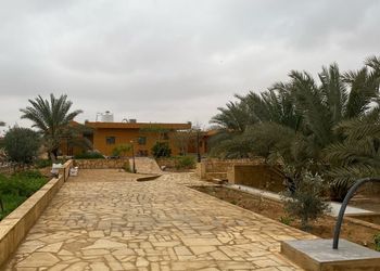 مزرعة بمناظر خلابة وجلسات خارجية 