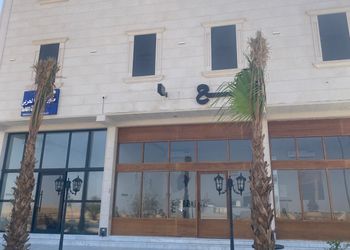 شقة بغرفة معيشة وغرفتين نوم 