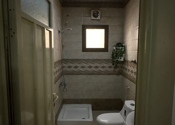 استديو بسرير ماستر وجلسة 