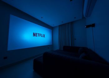 شقة غرفتين نوم وسينما وبلياردو