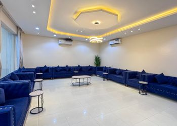 شاليه بألعاب مائية ومسطح اخضر