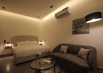 استديو هادئ بسرير ماستر