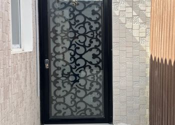 شقة بصالة جلوس وغرفة نوم 