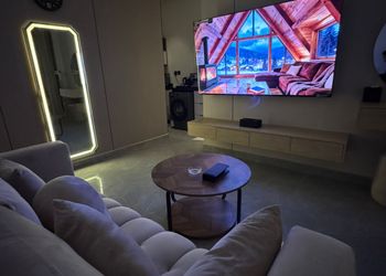 استديو بدخول ذاتي وتصميم هادئ 