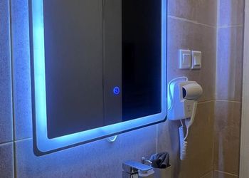 شقة بصالة انيقة ودخول ذاتي