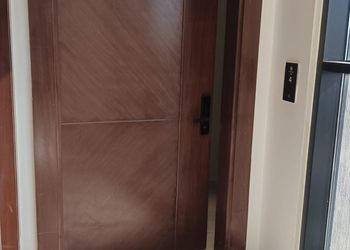 استديو بأثاث مريح وبسيط