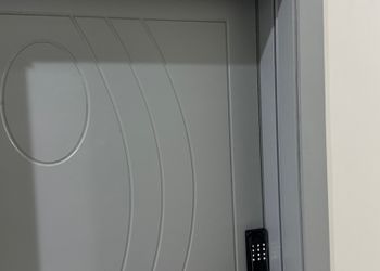 استديو بسرير ماستر وأثاث مريح 