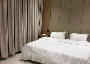 غرفة سرير ماستر بدورة مياة