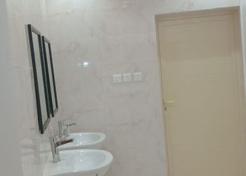 شالية بجلسة ومسبح العاب مائية 