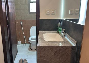 استديو بسرير ماستر وجلسة جانبية 