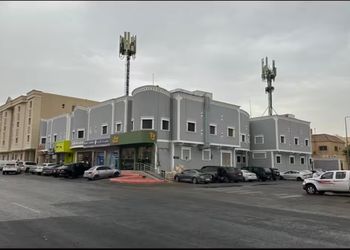 شقة بصالة أنيقة ودخول ذاتي 