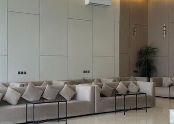 استراحة بمسطح اخضر ومجلس